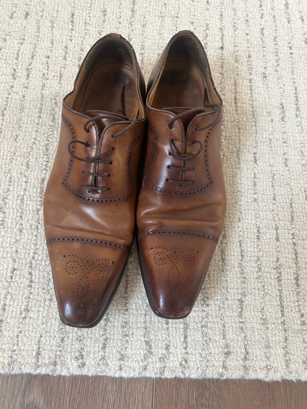 Magnanni Tan Brown Leather Cap-Toe Oxfords with Brogue